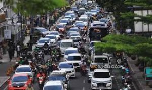 Peringatan Titik Kemacetan Parah! 1,3 Juta Wisatawan Siap Serbu Bandung, Ini 5 Titik Kemacetan Paling Parah. Peringatan Titik Kemacetan Parah! 1,3 Juta Wisatawan Siap Serbu Bandung, Ini 5 Titik Kemacetan Paling Parah.