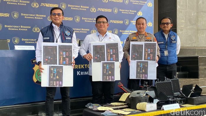 bukti berupa video-video hasil produksi film porno di jaksel
