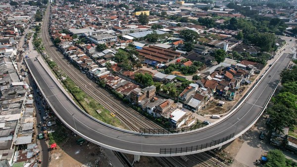 Rampung Sejak Mei, Flyover Ciroyom Bandung Senilai Rp 43 Miliar Tak Kunjung Diresmikan Akibat Rambu Tak Lengkap dan Rentetan Kecelakaan