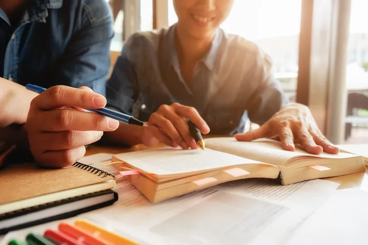Tips Belajar Efektif di Rumah untuk Siswa & Orang Tua Tips Belajar Efektif di Rumah untuk Siswa & Orang Tua