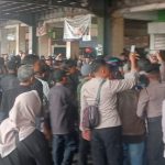 Renovasi 8 Tahun Tak Selesai, Pedagang Cihaurgeulis Protes