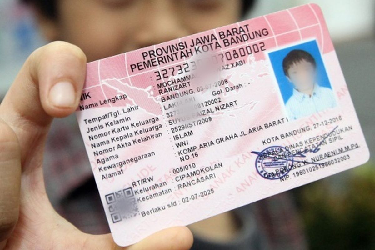 Kartu Identitas Anak (KIA) adalah dokumen resmi kependudukan bagi anak di bawah 17 tahun yang belum menikah.