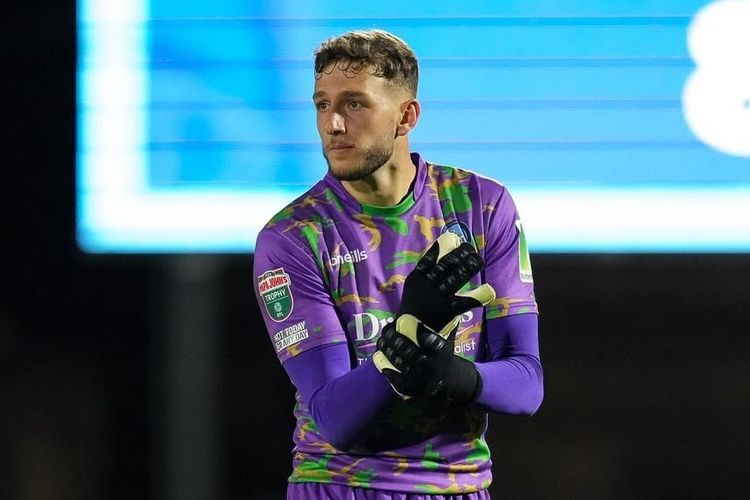 Rekrut Kiper Asing Lagi, Ini Sosok Adam Przybek yang Bikin Heboh!
