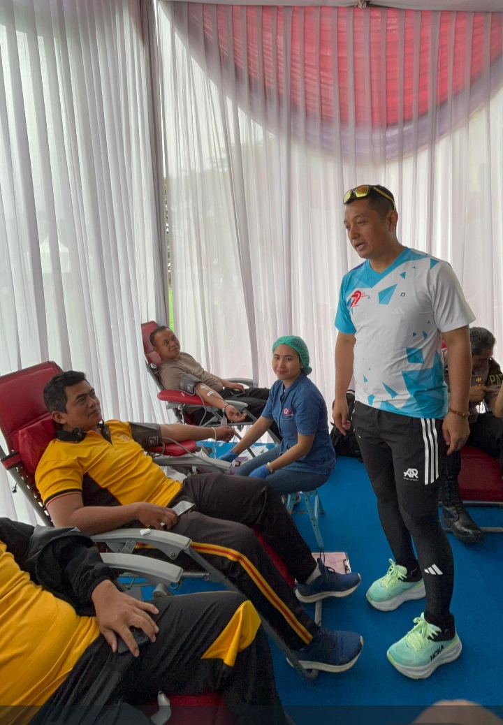 Kolaborasi Tionghoa, Polri, dan Gereja Hasilkan 300 Donor Darah di Bandung Kolaborasi Tionghoa, Polri, dan Gereja Hasilkan 300 Donor Darah di Bandung