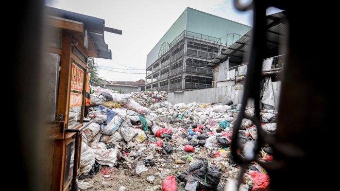 Sampah Pasar Cihaurgeulis Bandung Menumpuk 2 Tahun, Pemkot Siap Evaluasi Pengelola Sampah Pasar Cihaurgeulis Bandung Menumpuk 2 Tahun, Pemkot Siap Evaluasi Pengelola