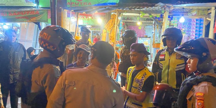 Bikin Resah di Acara Religius, Parkir Ilegal di MTQH Bandung Dibubarkan Polisi! Bikin Resah di Acara Religius, Parkir Ilegal di MTQH Bandung Dibubarkan Polisi!