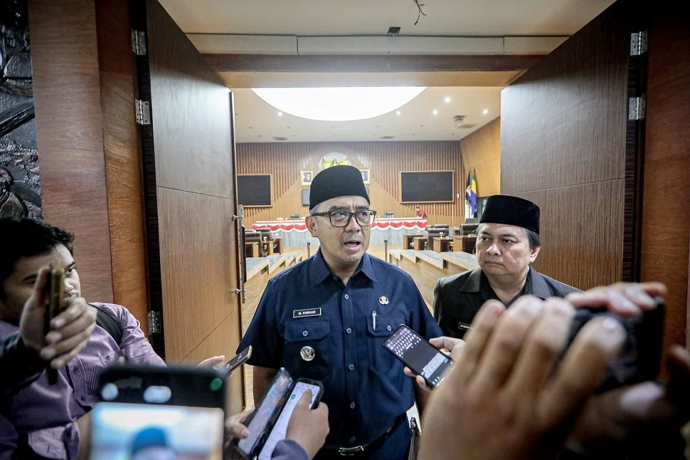 Wali Kota Farhan Revisi APBD Rp 8,27 Triliun, Ini Sektor yang Kebagian Besar Wali Kota Farhan Revisi APBD Rp 8,27 Triliun, Ini Sektor yang Kebagian Besar