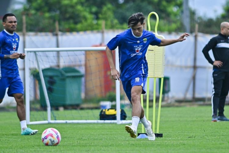 Dewangga Akhirnya Berseragam Persib, Ini Kisahnya Dewangga Akhirnya Berseragam Persib, Ini Kisahnya