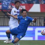 Achmad Jufriyanto Patah 2 Tulang Rusuk Usai Benturan Keras Lawan Port FC