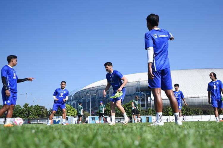 Persib Punya Tembok Baru! Julio Cesar Siap Duet Maut dengan Matricardi Persib Punya Tembok Baru! Julio Cesar Siap Duet Maut dengan Matricardi