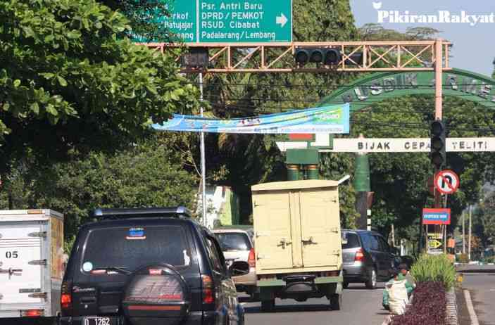 Tak Perlu Lampu Merah, Ini Bukti Cimahi Lebih Bijak dari Bandung Soal Lalu Lintas Tak Perlu Lampu Merah, Ini Bukti Cimahi Lebih Bijak dari Bandung Soal Lalu Lintas