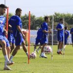 Frans Putros Belum Gabung, Persib Tetap Latihan di Bangkok