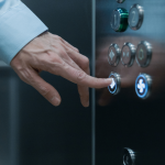 Tips Ampuh Hindari Kejahatan Saat Naik Lift yang Wajib Kamu Tahu