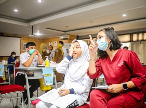 Cek Kesehatan Gratis Siswa Dimulai di SMPN 5 Bandung, 300 Siswa Diperiksa Cek Kesehatan Gratis Siswa Dimulai di SMPN 5 Bandung, 300 Siswa Diperiksa