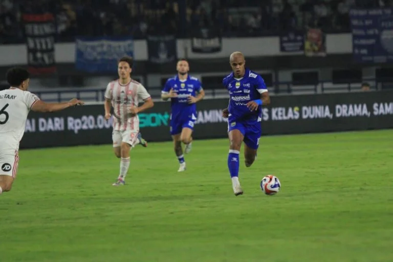 Persib Bandung vs Semen Padang: Almeida Optimistis Curi Poin di GBLA Persib Bandung vs Semen Padang: Almeida Optimistis Curi Poin di GBLA
