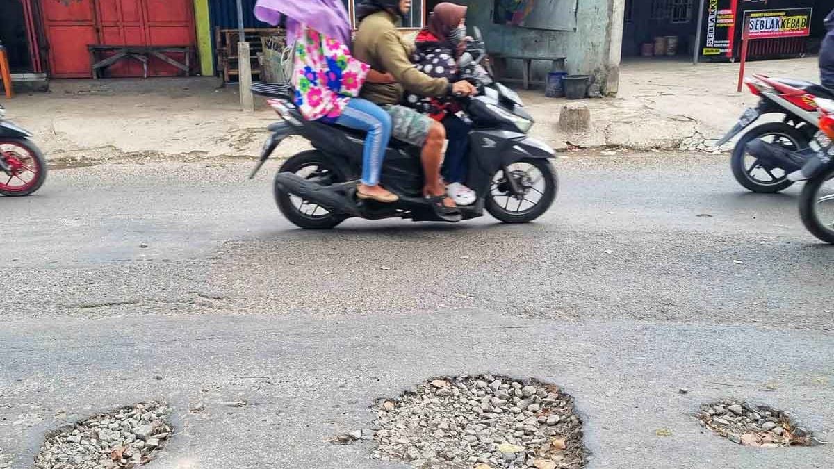 Perbaikan Jalan Rusak Kabupaten Bandung Ditarget Rampung Tiga Tahun Perbaikan Jalan Rusak Kabupaten Bandung Ditarget Rampung Tiga Tahun