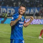 Persib Menang, Kapten Marc Klok Tetap Kritik Performa