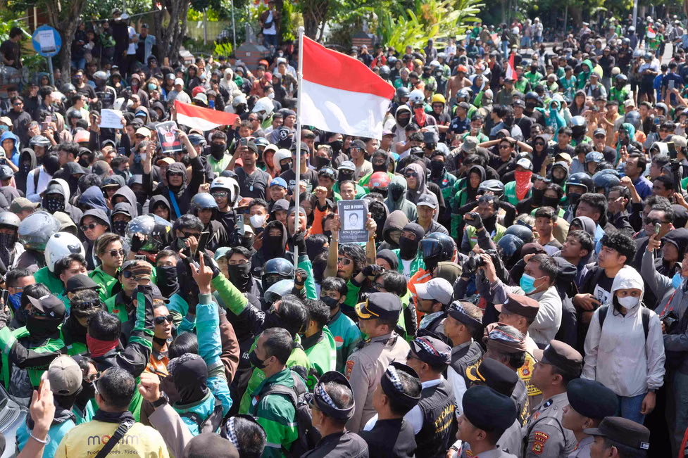 Dinkes Bandung Pastikan Tak Ada Korban Dirawat Inap Pasca Aksi Unjuk Rasa di Kota Kembang Dinkes Bandung Pastikan Tak Ada Korban Dirawat Inap Pasca Aksi Unjuk Rasa di Kota Kembang