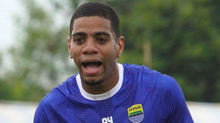 Gol Perdana Uilliam Barros Antar Persib Raih Kemenangan Gol Perdana Uilliam Barros Antar Persib Raih Kemenangan