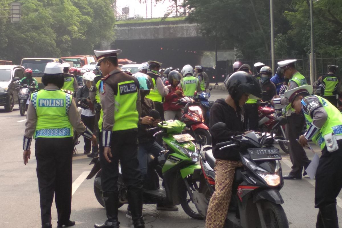 Strategi Cerdik Hindari Razia Kendaraan Bandung Strategi Cerdik Hindari Razia Kendaraan Bandung