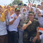 Tentara AS Dikerumuni Siswa SMP di Bandung Barat