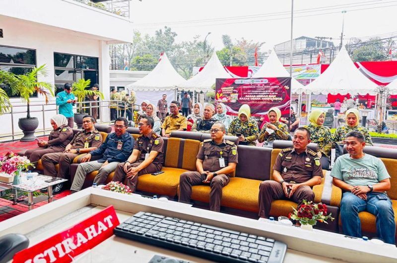 Gapura Amanah Bandung Barat Hadirkan Pangan Murah, Begini Penjelasan Jeje Ritchie Ismail Gapura Amanah Bandung Barat Hadirkan Pangan Murah, Begini Penjelasan Jeje Ritchie Ismail
