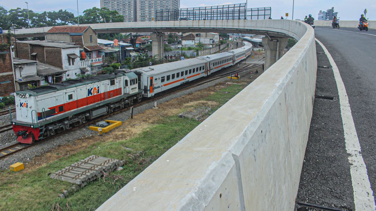 Usai Gempa Bekasi, Sejumlah Kereta di Daop 2 Bandung Sempat Berhenti Usai Gempa Bekasi, Sejumlah Kereta di Daop 2 Bandung Sempat Berhenti