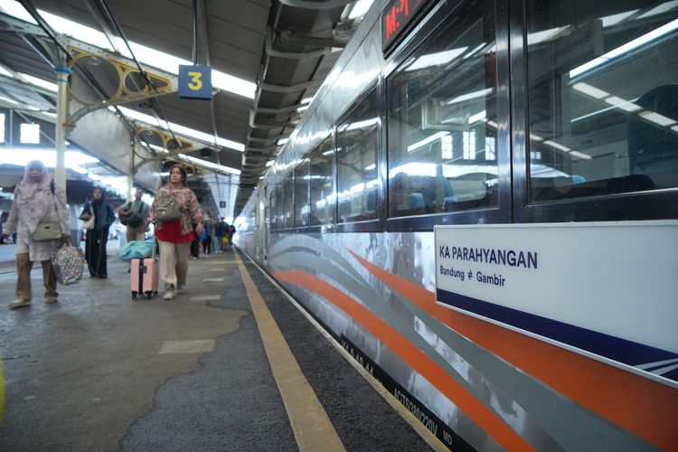 KA Parahyangan Bandung-Gambir Dibatalkan KA Parahyangan Bandung-Gambir Dibatalkan