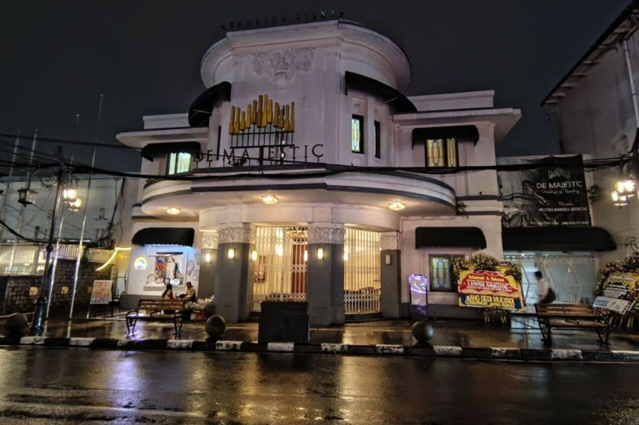 De Majestic, Saksi Sejarah Bandung dari 1922 Hingga Kini De Majestic, Saksi Sejarah Bandung dari 1922 Hingga Kini
