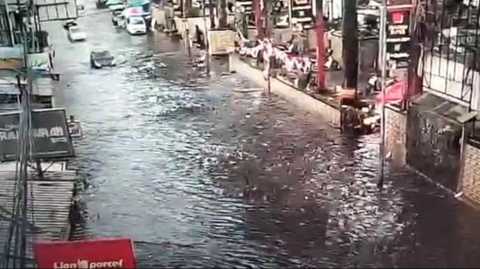 Banjir Lembang Terjadi Lagi, Drainase Kecil Jadi Biang Banjir Lembang Terjadi Lagi, Drainase Kecil Jadi Biang