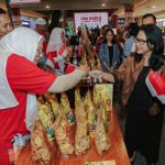 Produk Pasar Kreatif Bandung 2025 Menarik Wisatawan Mancanegara di Paris Van Java