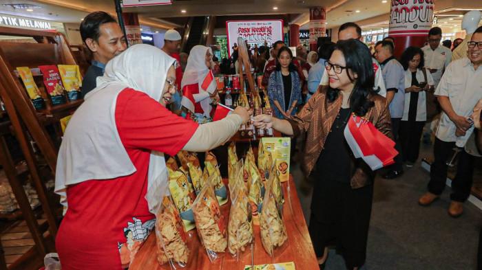 Produk Pasar Kreatif Bandung 2025 Menarik Wisatawan Mancanegara di Paris Van Java Produk Pasar Kreatif Bandung 2025 Menarik Wisatawan Mancanegara di Paris Van Java
