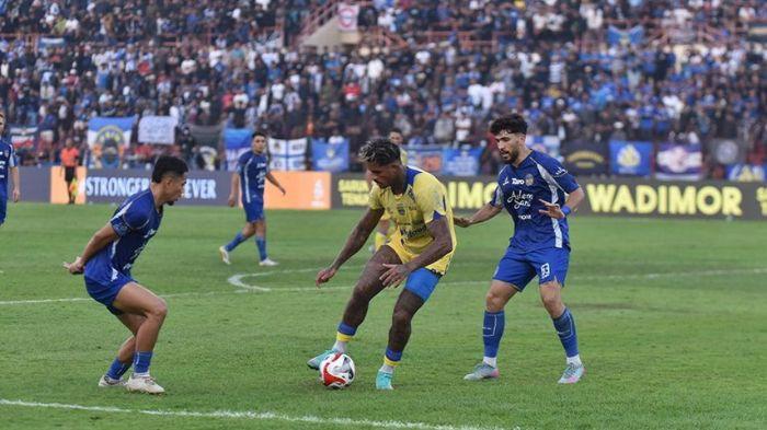 Penalti Gagal, Persib Bandung Hanya Imbang Lawan PSIM Penalti Gagal, Persib Bandung Hanya Imbang Lawan PSIM