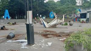 Diskarmat Bandung Kerahkan 50 Personel Bersihkan Sisa Demo, Fasilitas Publik Pulih Bertahap Diskarmat Bandung Kerahkan 50 Personel Bersihkan Sisa Demo, Fasilitas Publik Pulih Bertahap