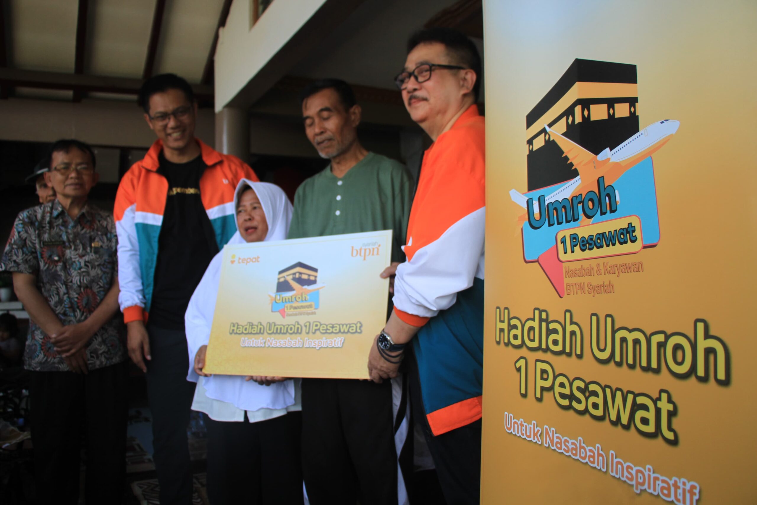 BTPN Syariah Umrah Gratis: Apresiasi Nasabah Inspiratif di Desa Citeureup Bandung BTPN Syariah Umrah Gratis: Apresiasi Nasabah Inspiratif di Desa Citeureup Bandung