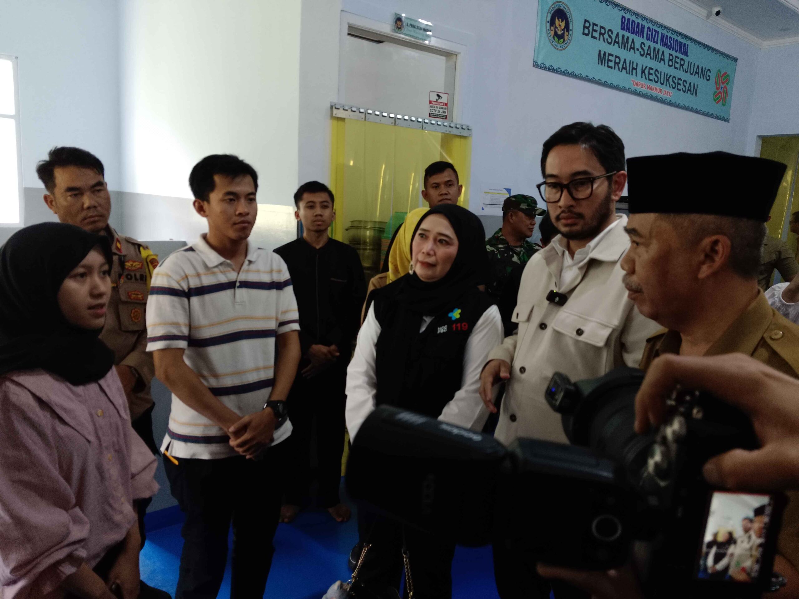 KLB Keracunan Massal Bandung Barat Dicabut, 1.241 Pasien Sembuh dan Kasus Baru Tak Ada KLB Keracunan Massal Bandung Barat Dicabut, 1.241 Pasien Sembuh dan Kasus Baru Tak Ada