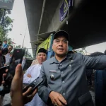 Larang Warga Luar Buang Sampah ke Kota Bandung