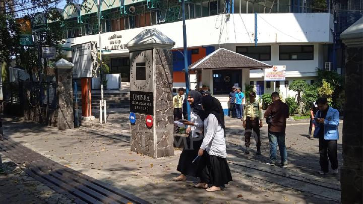 Sweeping Aparat Tamansari Bandung: Presma Unisba Kritik Aksi Aparat TNI-Polri Sweeping Aparat Tamansari Bandung: Presma Unisba Kritik Aksi Aparat TNI-Polri