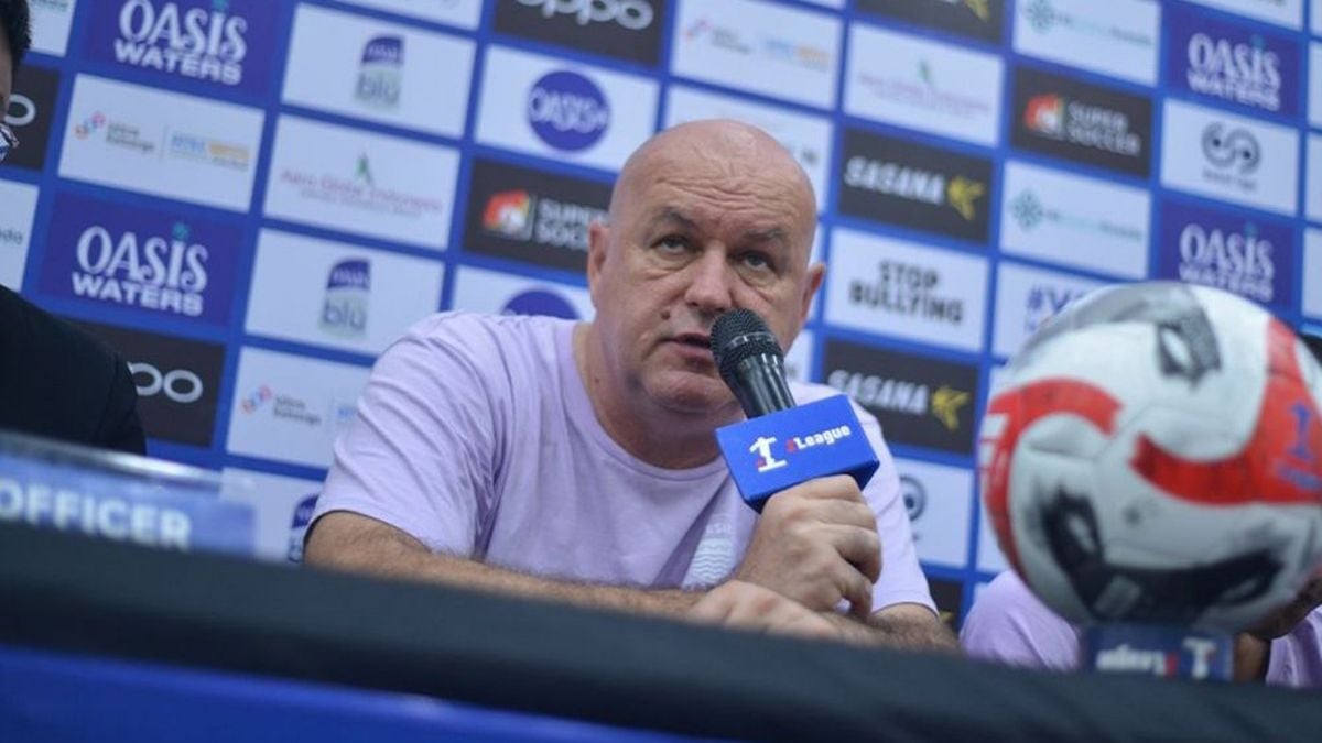 Bojan Hodak: PSIM Berbahaya di Kandang, Persib Harus Waspada Bojan Hodak: PSIM Berbahaya di Kandang, Persib Harus Waspada