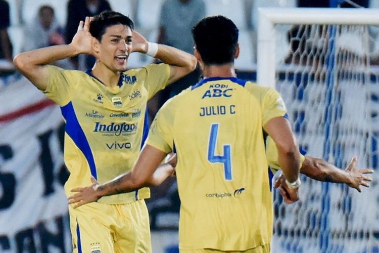 Tanpa Dominasi Bola, Persebaya & Persib Justru Melesat Tanpa Dominasi Bola, Persebaya & Persib Justru Melesat