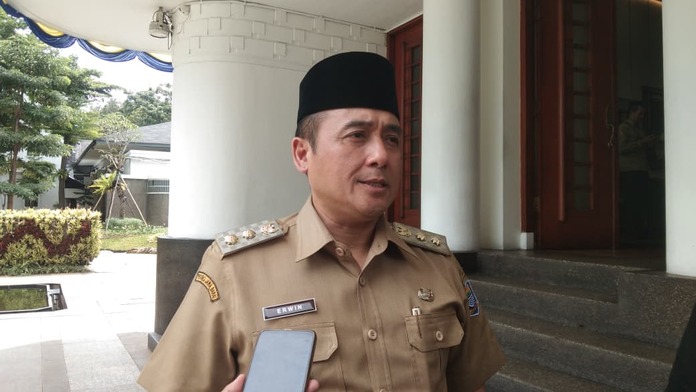 Reklame Ilegal Bandung Ditertibkan Pemkot Demi Tingkatkan PAD Reklame Ilegal Bandung Ditertibkan Pemkot Demi Tingkatkan PAD