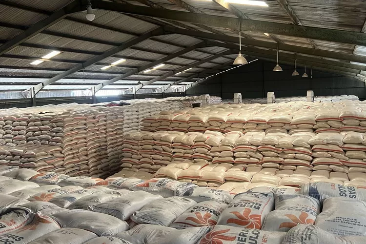 Stok Beras Bandung Aman Enam Bulan, Harga Masih Di Atas HET Stok Beras Bandung Aman Enam Bulan, Harga Masih Di Atas HET