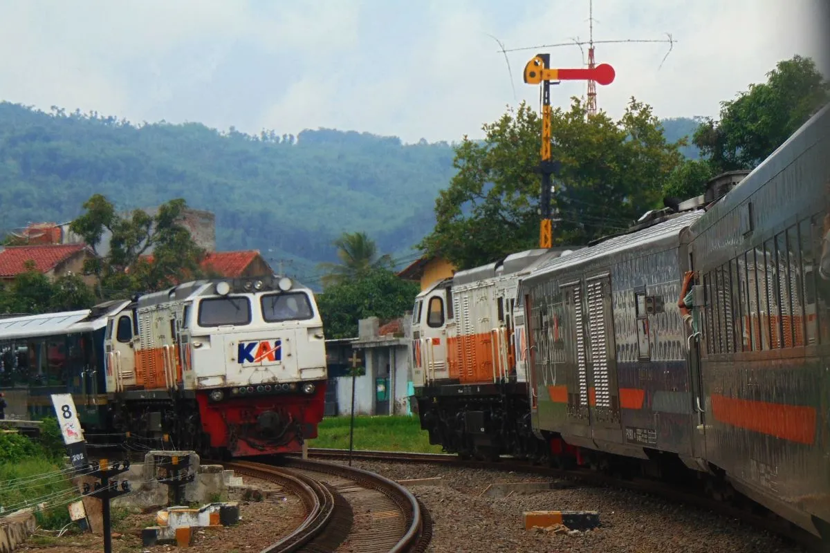 99% Tepat Waktu! Layanan Kereta KAI Bandung Makin Andal 99% Tepat Waktu! Layanan Kereta KAI Bandung Makin Andal