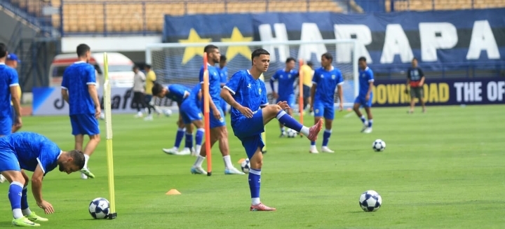 Jadwal Padat Bukan Alasan, Persib Bandung vs Persita Tangerang Jadi Ujian Pangeran Biru Jadwal Padat Bukan Alasan, Persib Bandung vs Persita Tangerang Jadi Ujian Pangeran Biru