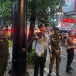 Reklame Ilegal Bandung di Jalan Riau Bikin Wawali Geram, Satpol PP Siap Bongkar