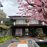 Kenapa Semua Orang Ngumpul di Hanami Cafe & Sky Lounge Bandung?