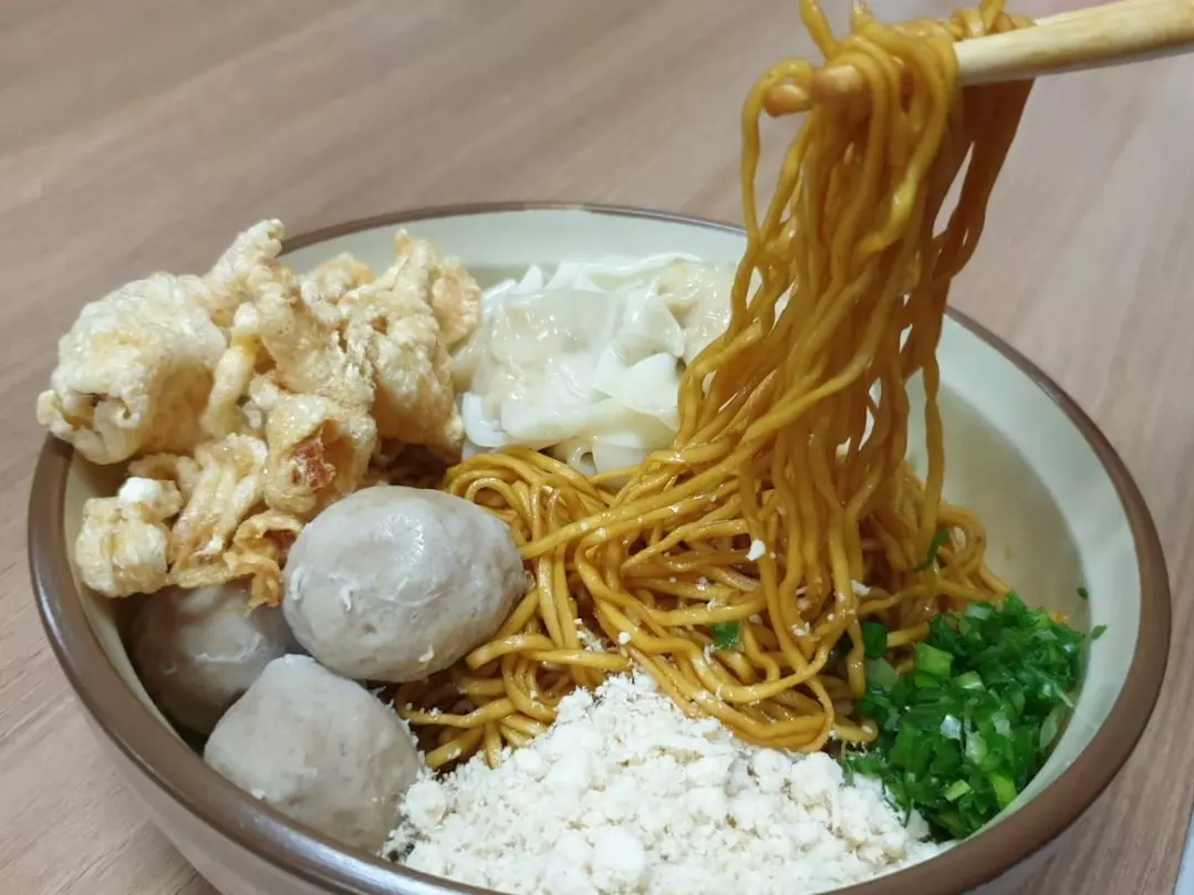 Rahasia Bakmi Apin Bandung: Kenapa Warga Bandung Rela Antri Rahasia Bakmi Apin Bandung: Kenapa Warga Bandung Rela Antri