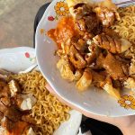 Kenapa Batagor Hanjuang Bandung Selalu Bikin Orang Antre?