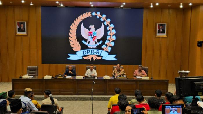 Pimpinan DPR Temui Mahasiswa, Dasco Beberkan Alasan Baru Bertemu Pimpinan DPR Temui Mahasiswa, Dasco Beberkan Alasan Baru Bertemu