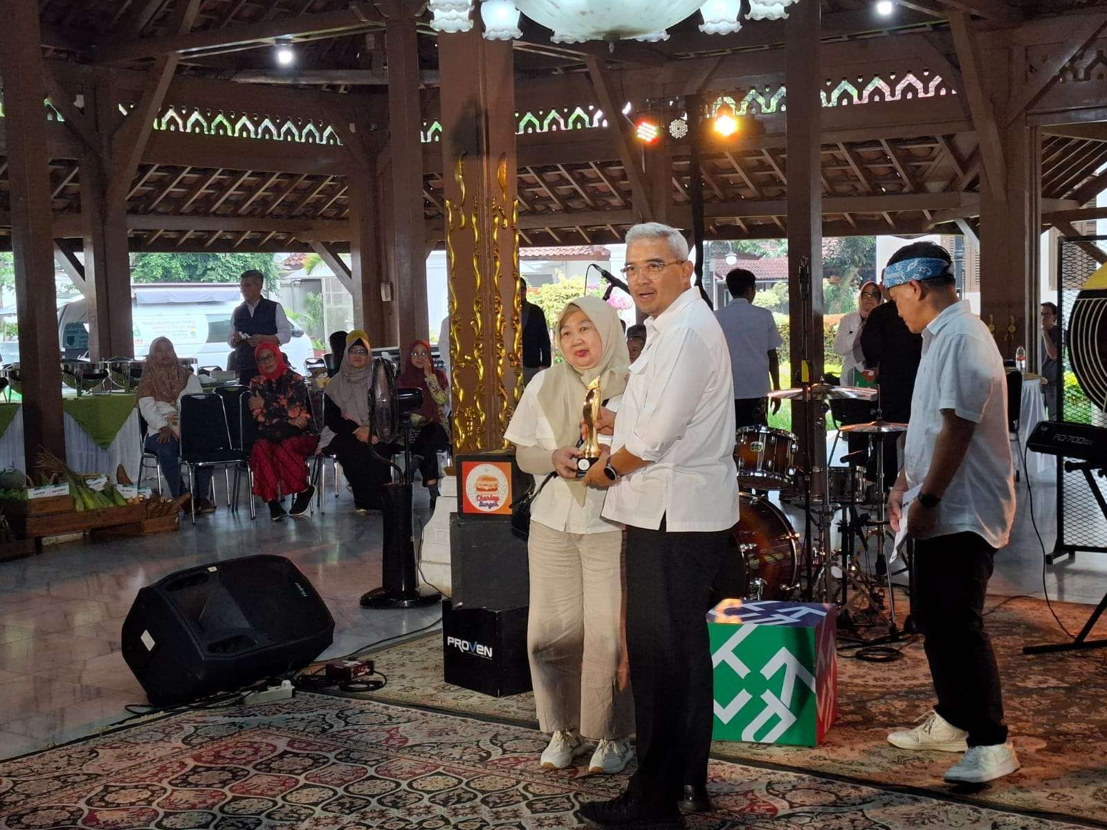 Wali Kota Bandung Ajak Warga Jaga Ketahanan Pangan Kota Wali Kota Bandung Ajak Warga Jaga Ketahanan Pangan Kota